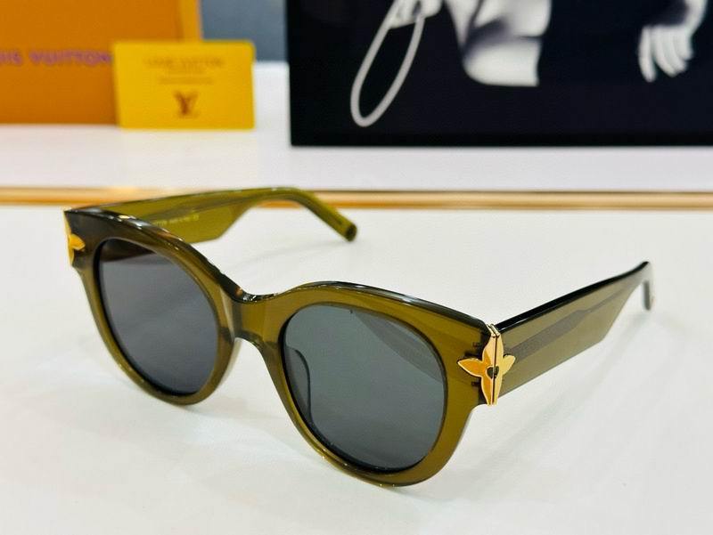 LV Sunglasses 494